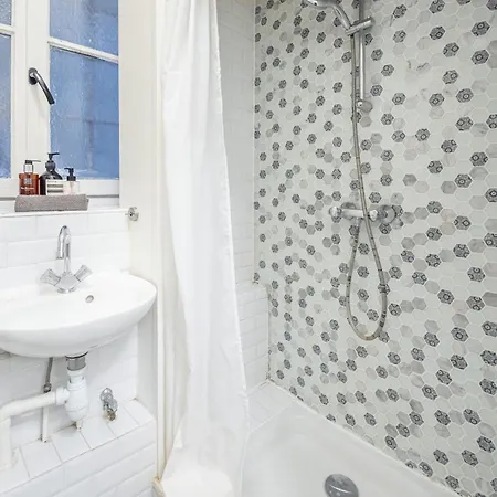 Апартаменты De Charme Au Coeur Du Marais Париж