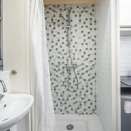 Apartment De Charme Au Coeur Du Marais